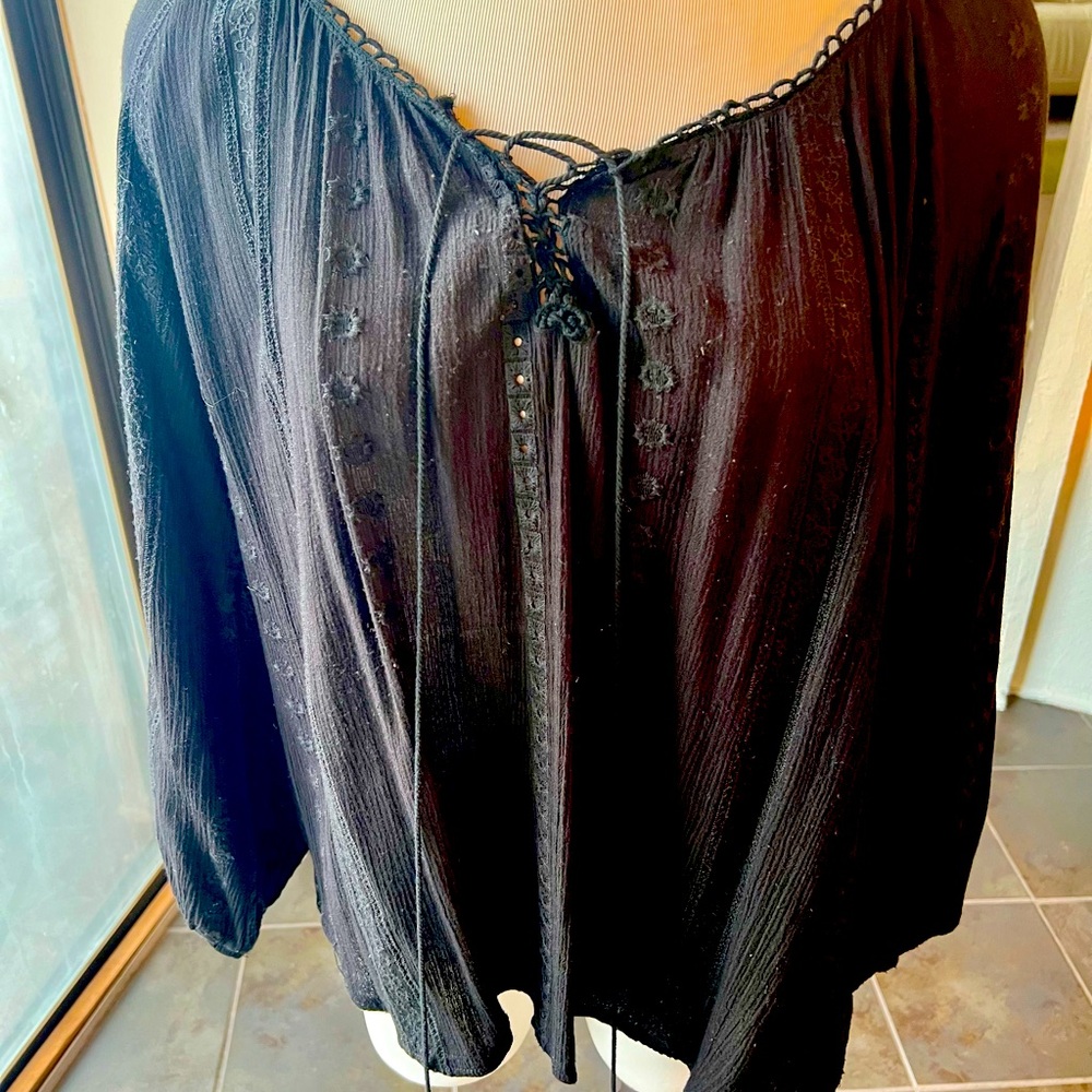 Boho style with fun detail l/s top